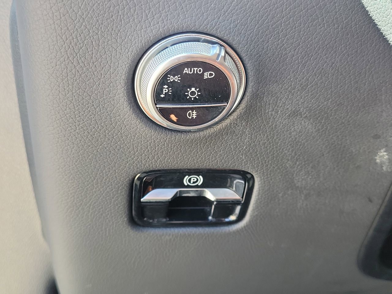 Certified 2024 Mercedes-Benz GLC 300 image 20