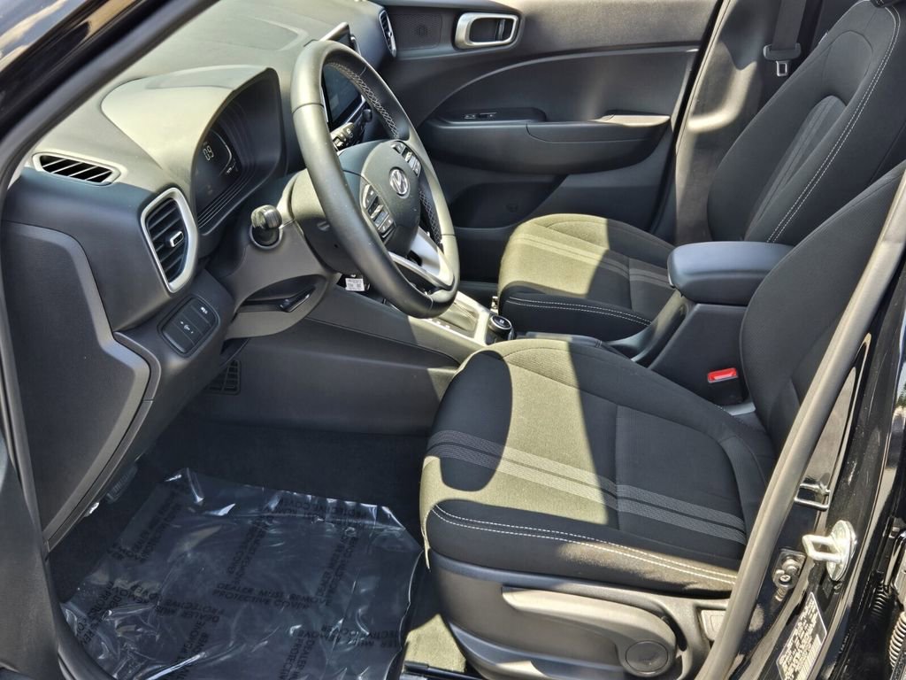 Certified 2023 Hyundai Venue SEL FWD image 10