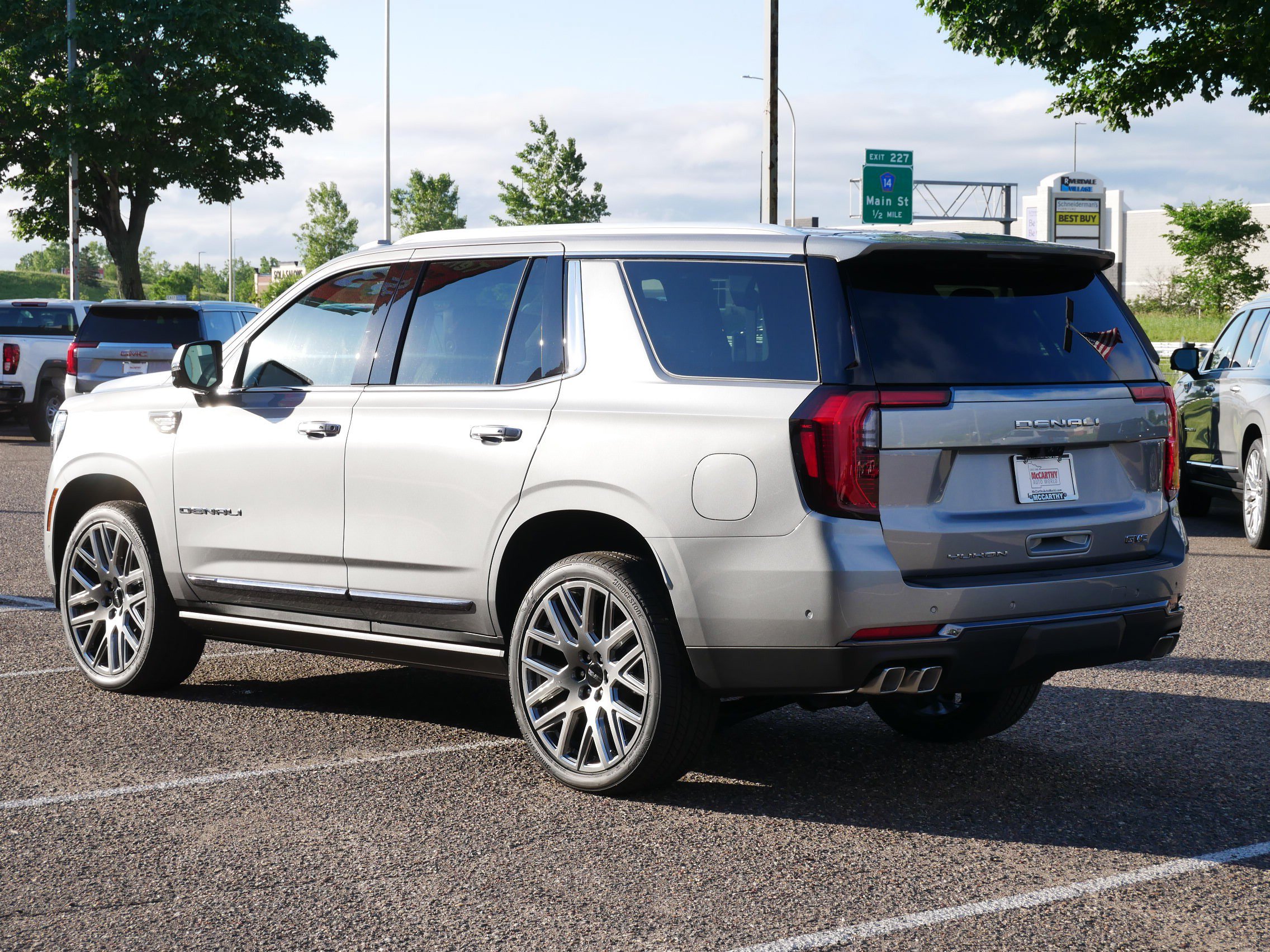 New 2026 GMC Yukon Denali Ultimate AWD/4WD image 5