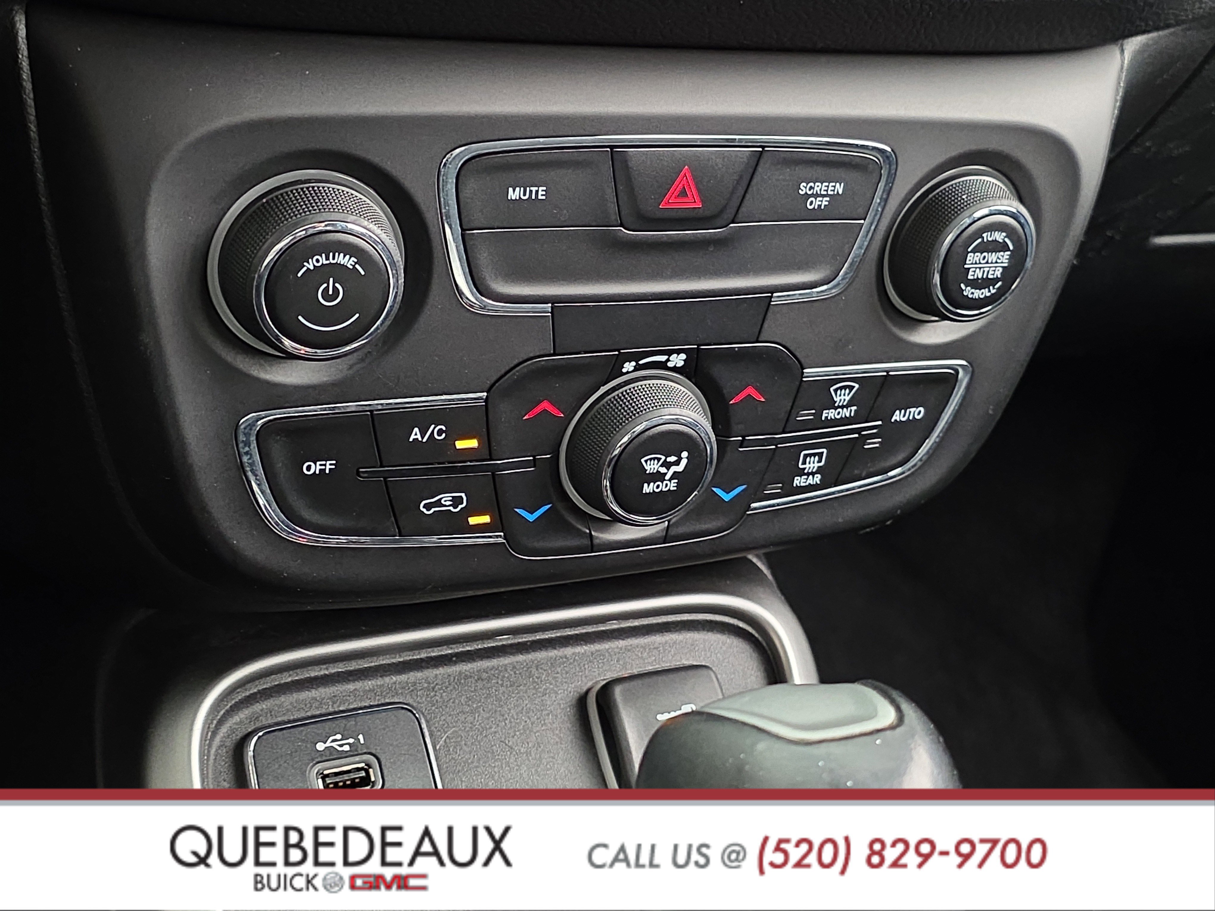 Used 2019 Jeep Compass Latitude w/ Popular Equipment Group FWD image 17