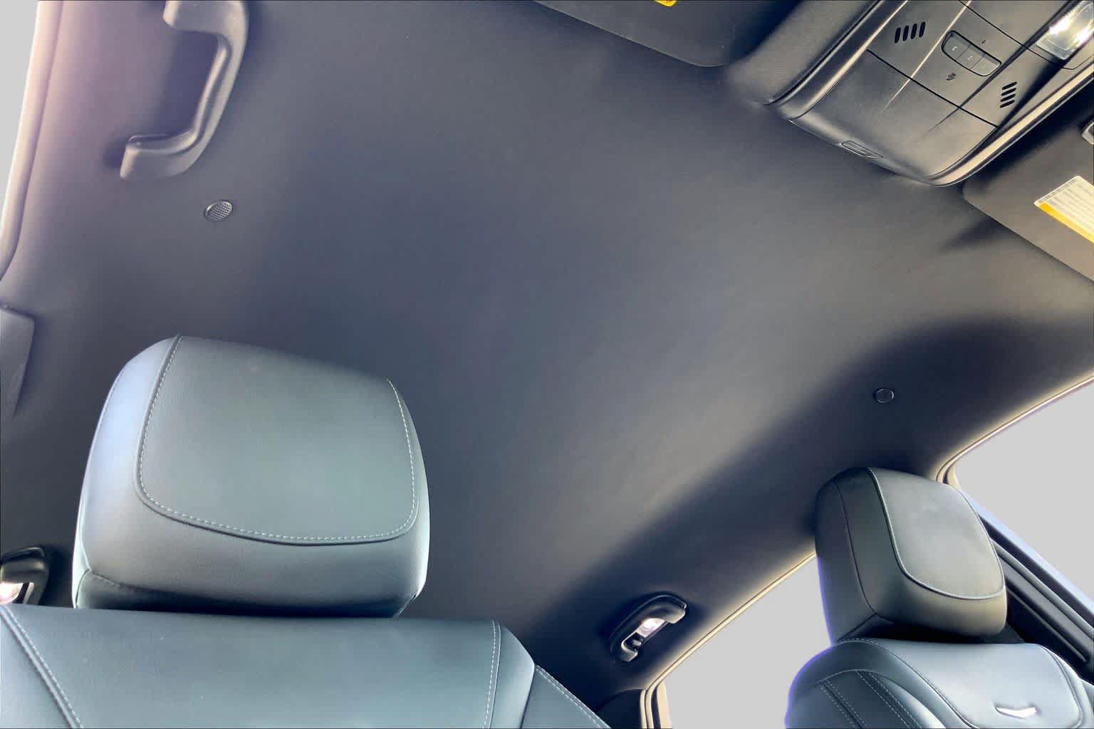 Used 2025 Cadillac XT5 Luxury w/ LPO, Floor Liner Package FWD image 14