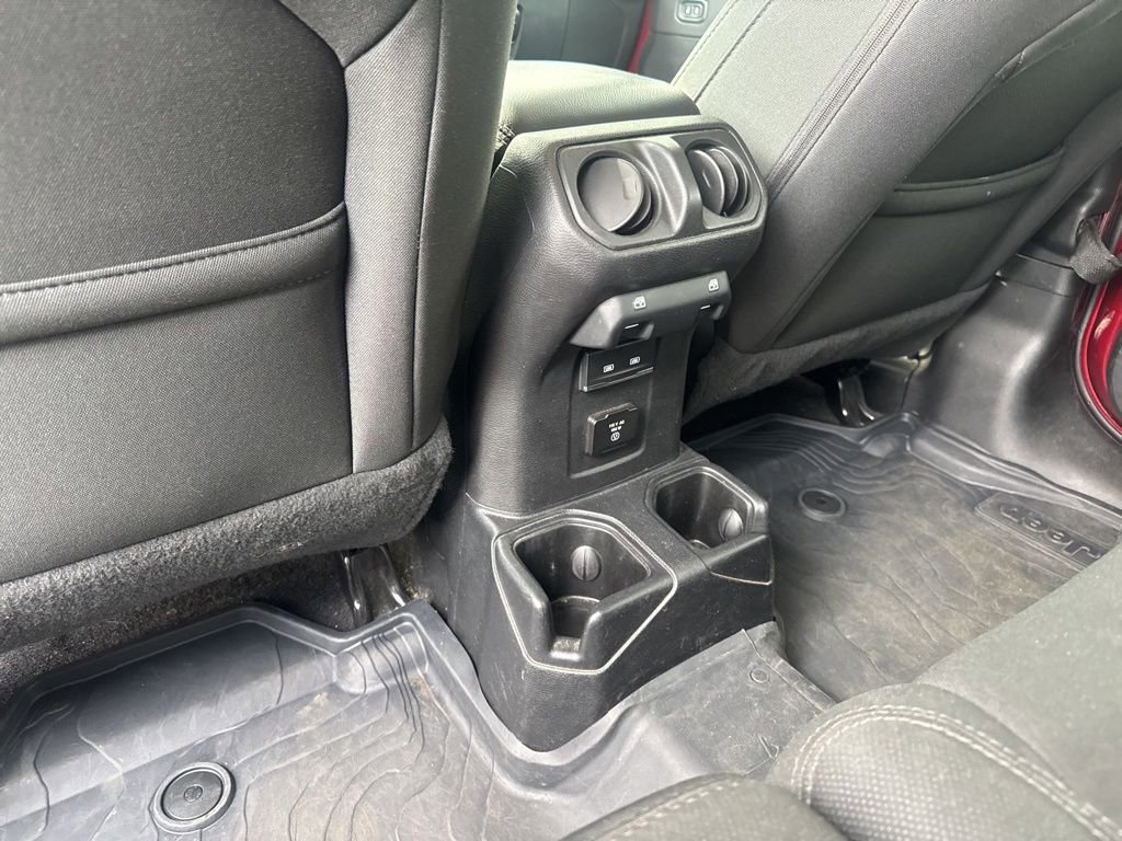 Used 2021 Jeep Wrangler Unlimited Sahara w/ Cold Weather Group image 18