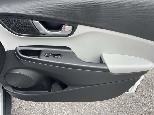 Used 2022 Hyundai Kona SEL w/ Convenience Package FWD image 9