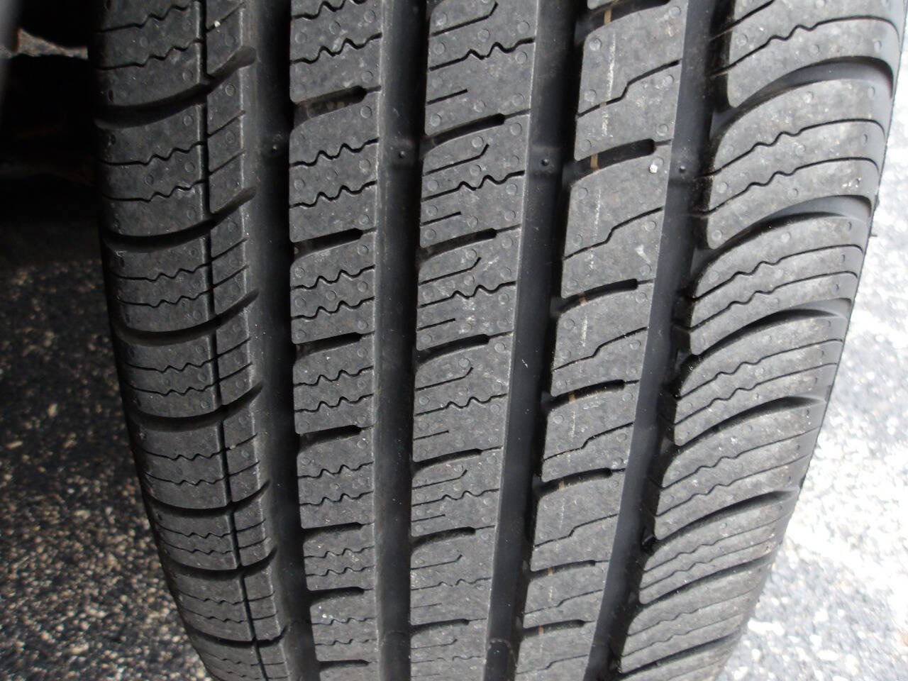 Used 2011 Ford Escape Limited image 37