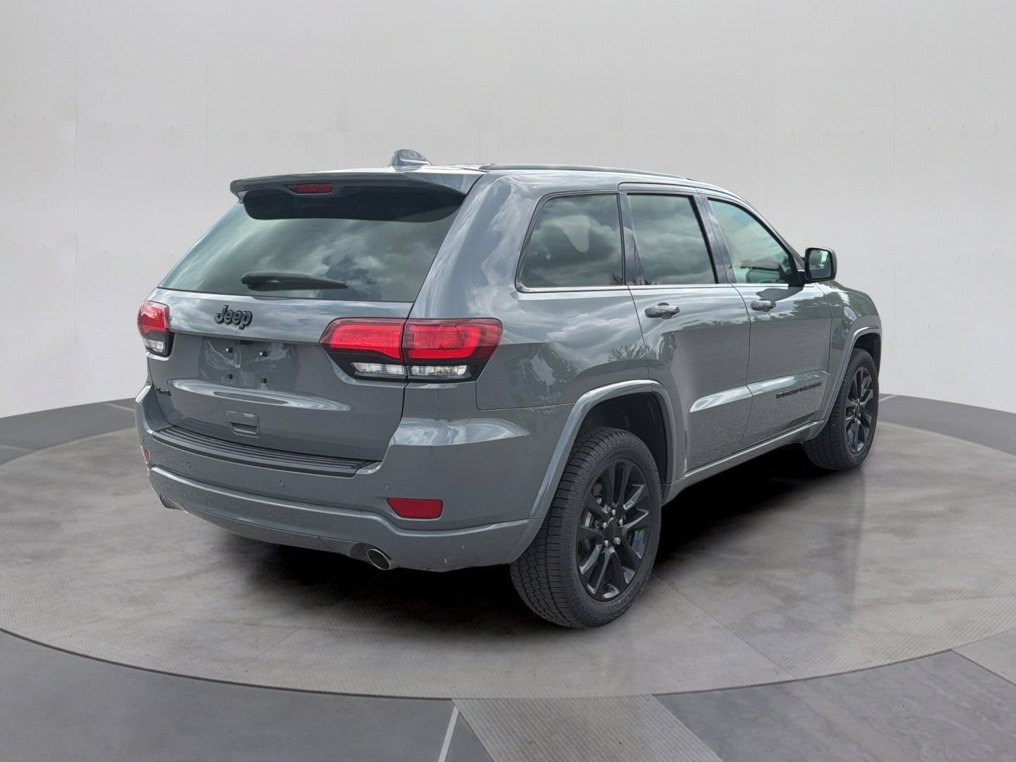 Used 2022 Jeep Grand Cherokee Laredo X AWD/4WD image 6