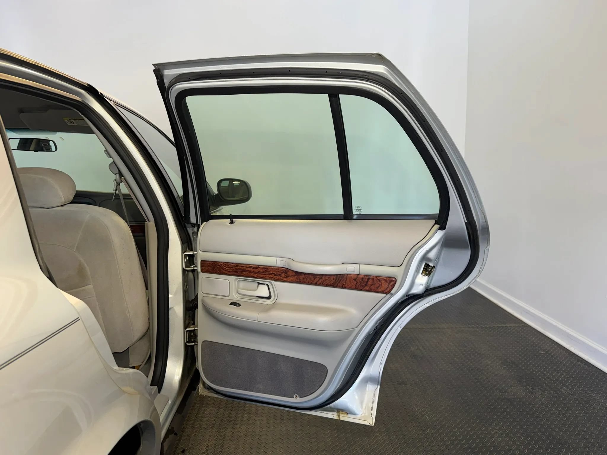 Used 2002 Mercury Grand Marquis GS RWD image 23