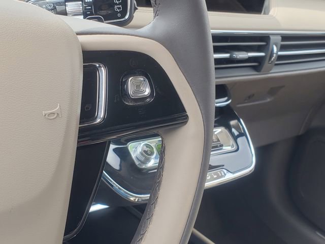 Certified 2023 Lincoln Corsair FWD image 18