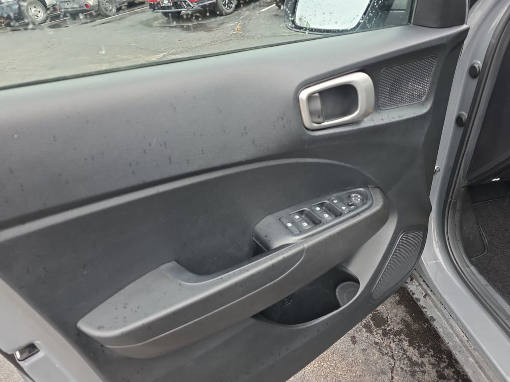 Used 2023 Hyundai Venue SEL w/ Cargo Package FWD image 21