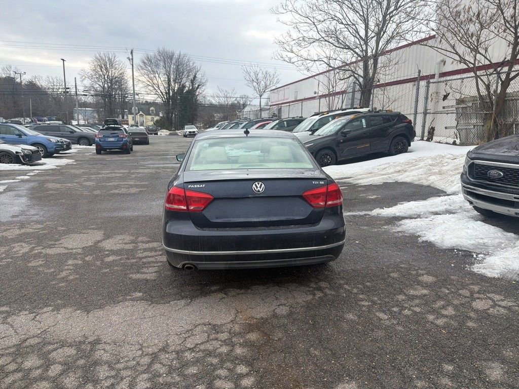 Used 2013 Volkswagen Passat TDI SE image 4