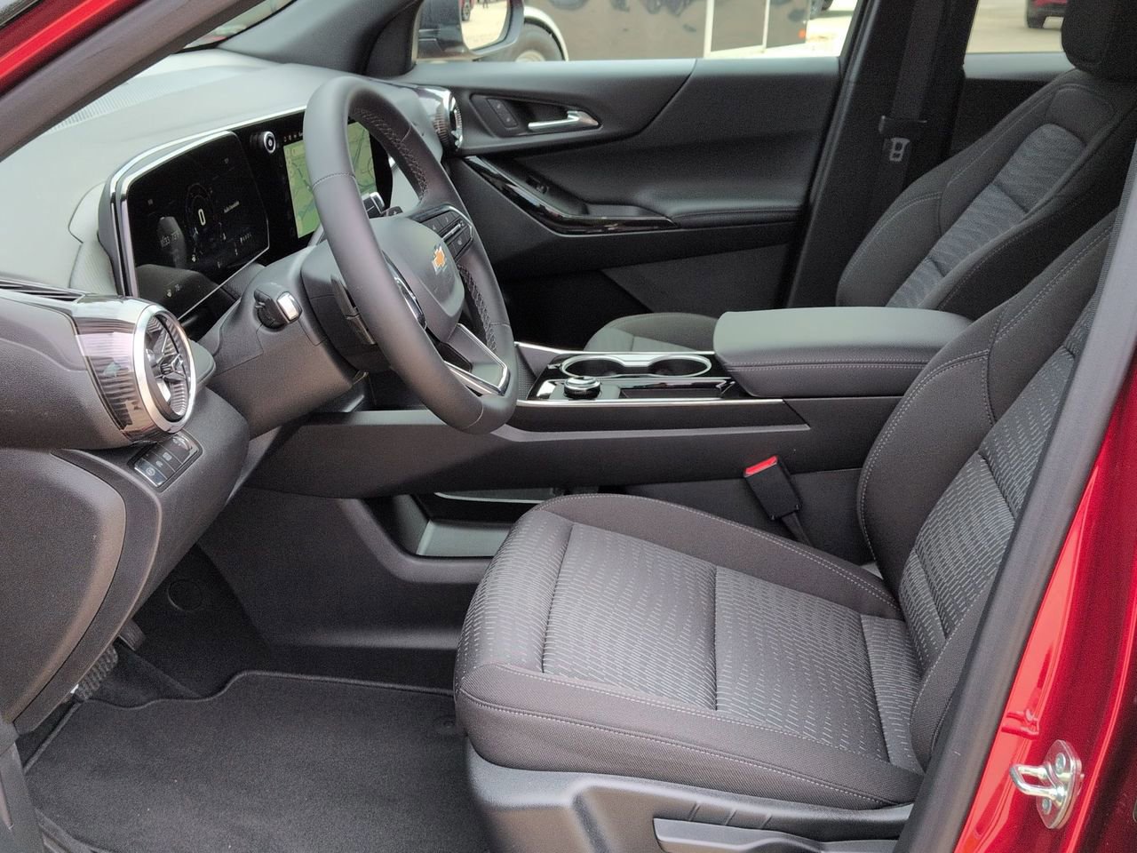 New 2026 Chevrolet Equinox LT w/ Safety and Technology Package FWD image 18