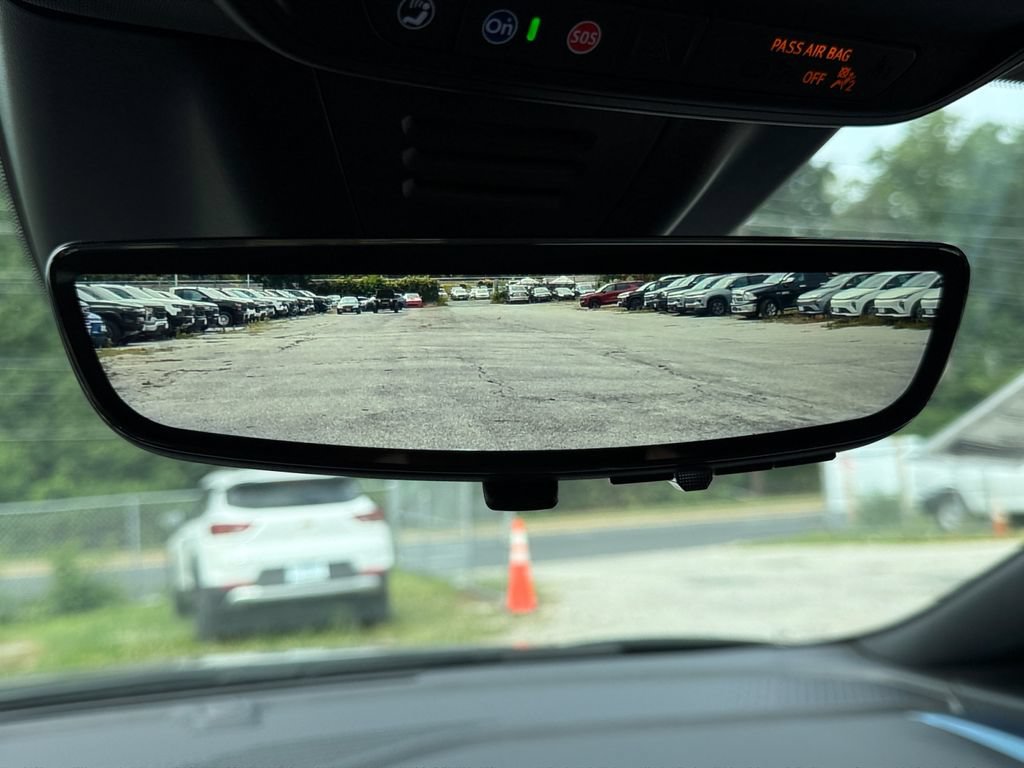 New 2026 Chevrolet Equinox EV LT w/ Convenience Package II FWD image 19