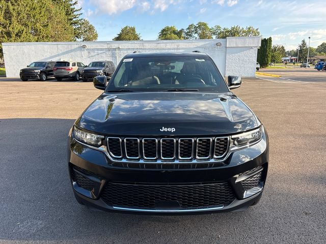 New 2027 Jeep Grand Cherokee Laredo X AWD/4WD image 5