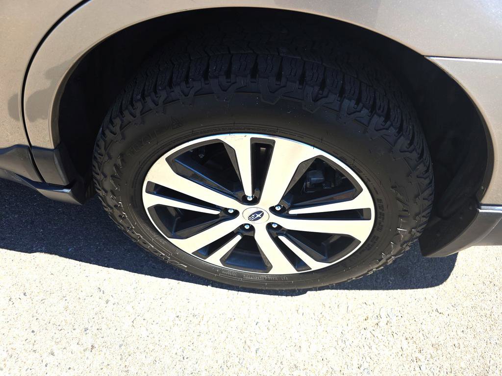 Used 2018 Subaru Outback 2.5i Limited AWD/4WD image 38