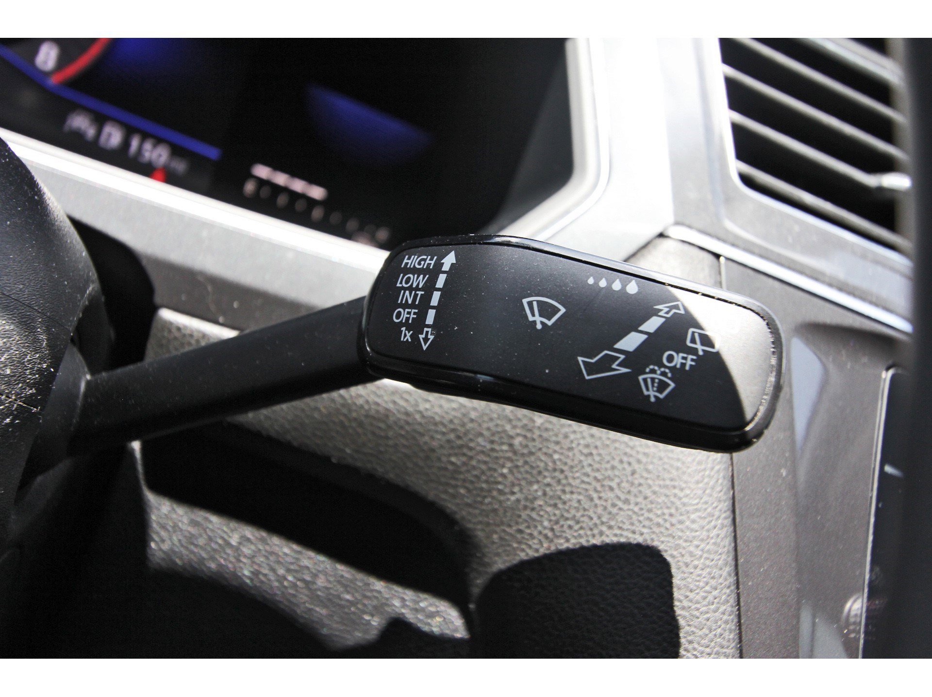 Used 2022 Volkswagen Tiguan SE image 20