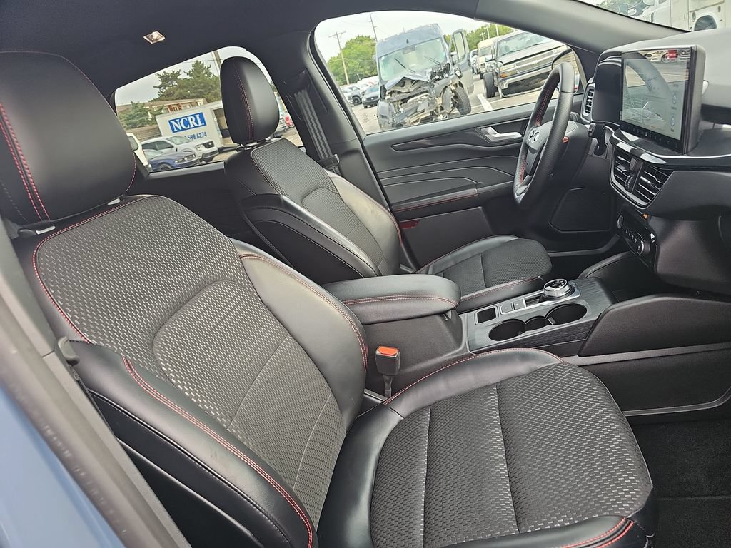 Used 2024 Ford Escape ST-Line w/ Tech Pack #1 FWD image 10