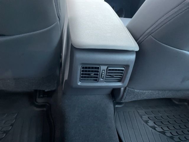 Used 2019 Toyota Camry XLE image 10