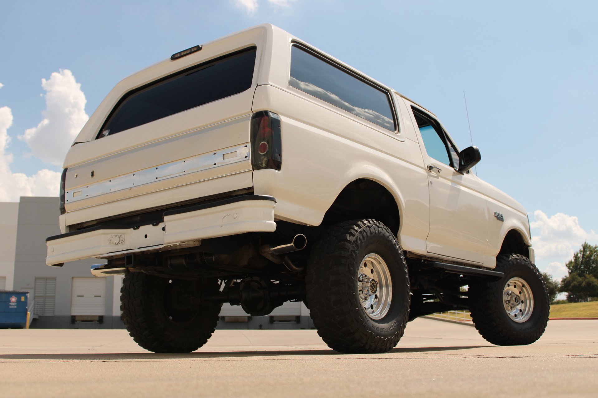 Used 1993 Ford Bronco XLT AWD/4WD image 16