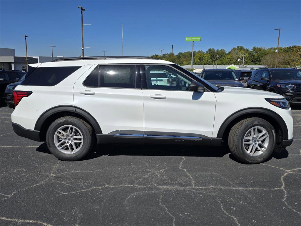 New 2025 Ford Explorer Active image 2