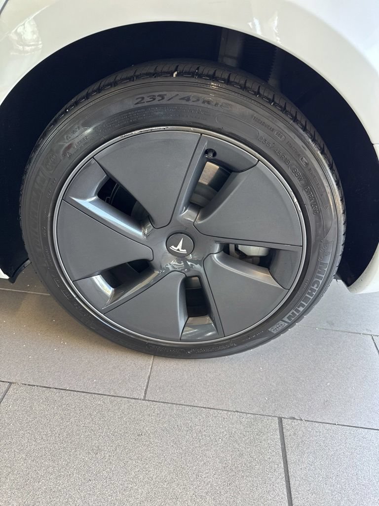 Used 2022 Tesla Model 3 Standard Range RWD image 17