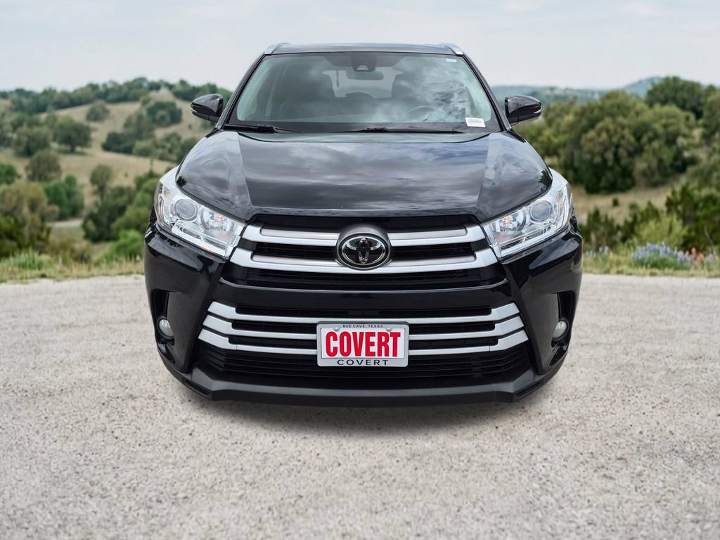Used 2017 Toyota Highlander XLE FWD image 2