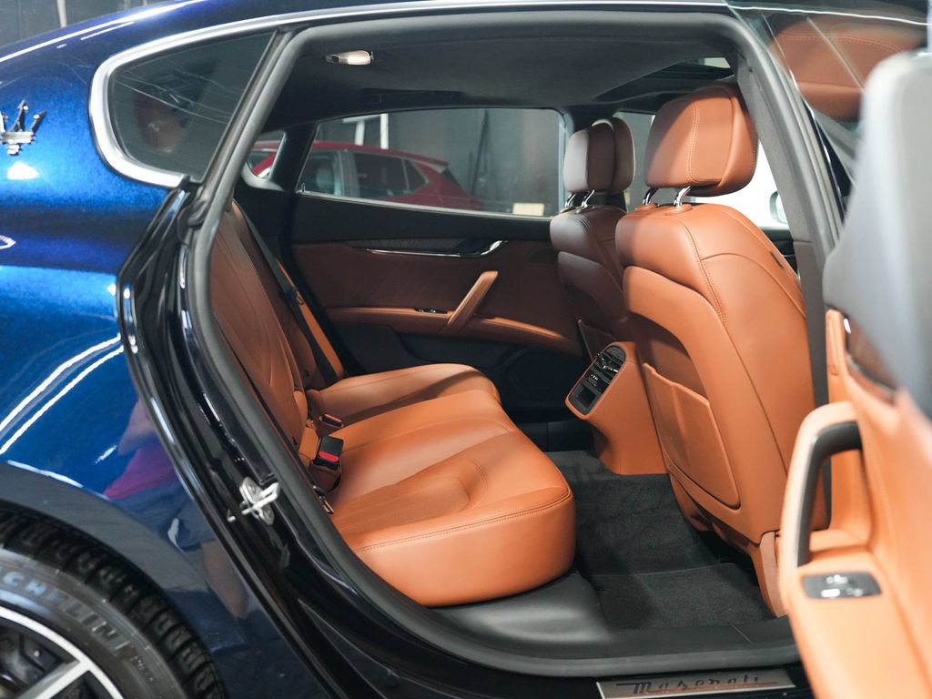 Used 2022 Maserati Quattroporte Modena Q4 AWD/4WD image 32