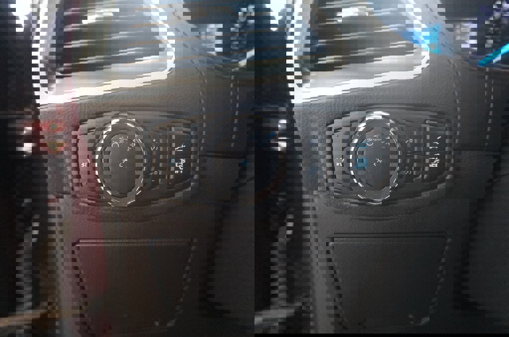 Used 2024 Ford Edge SEL w/ Convenience Package image 21