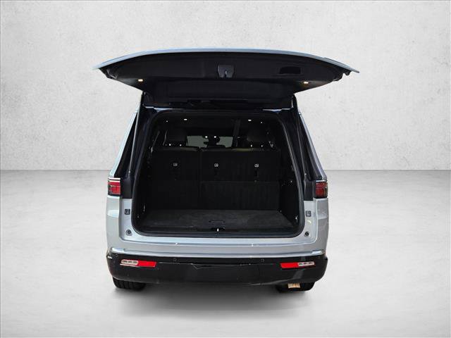 Used 2022 Jeep Wagoneer Series II AWD/4WD image 7