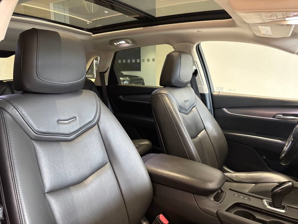 Used 2018 Cadillac XT5 Luxury w/ Driver Awareness Package AWD/4WD image 26