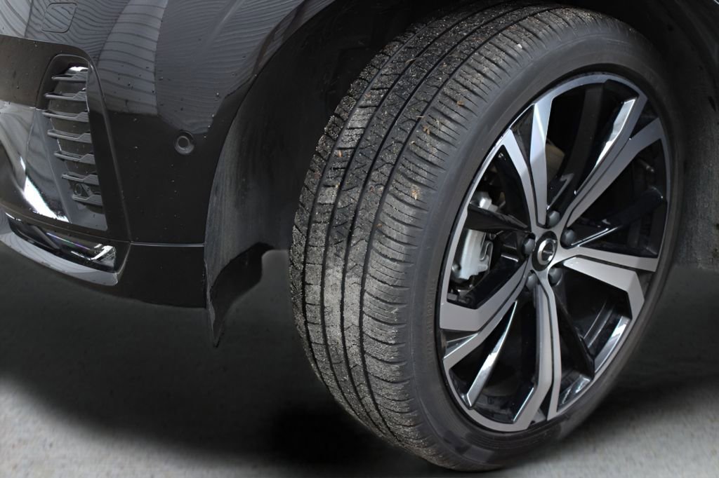 Used 2025 Volvo XC60 B5 Ultra AWD/4WD image 48