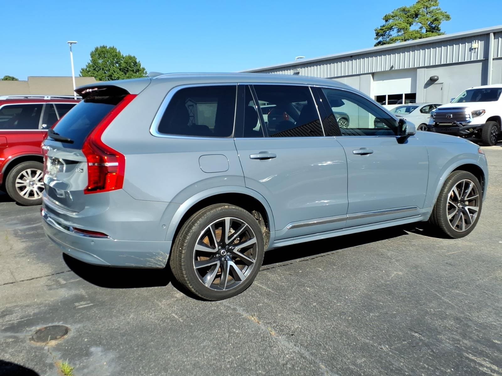 Used 2023 Volvo XC90 B5 Plus w/ Protection Package Premier AWD/4WD image 4