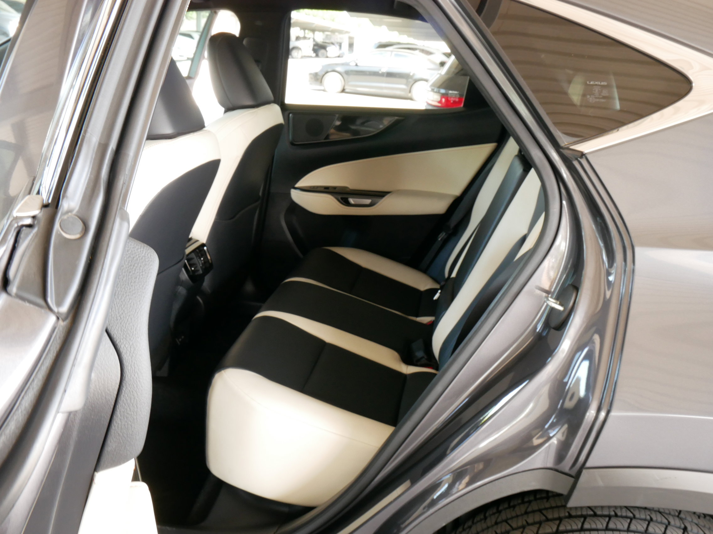 Used 2024 Lexus NX 250 FWD image 22