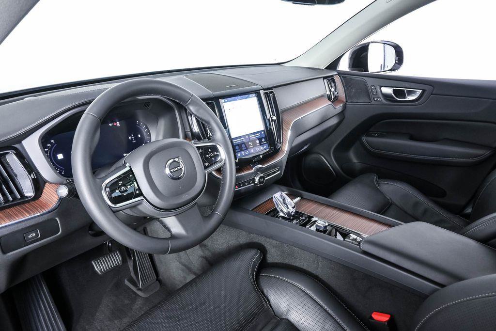 Used 2024 Volvo XC60 B5 Ultimate w/ Protection Package Premier AWD/4WD image 6