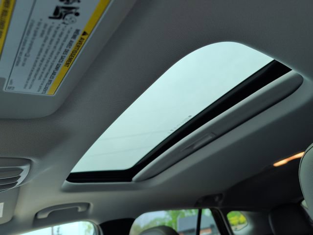 Certified 2024 Chevrolet Trax ACTIV w/ Sunroof Package FWD image 4