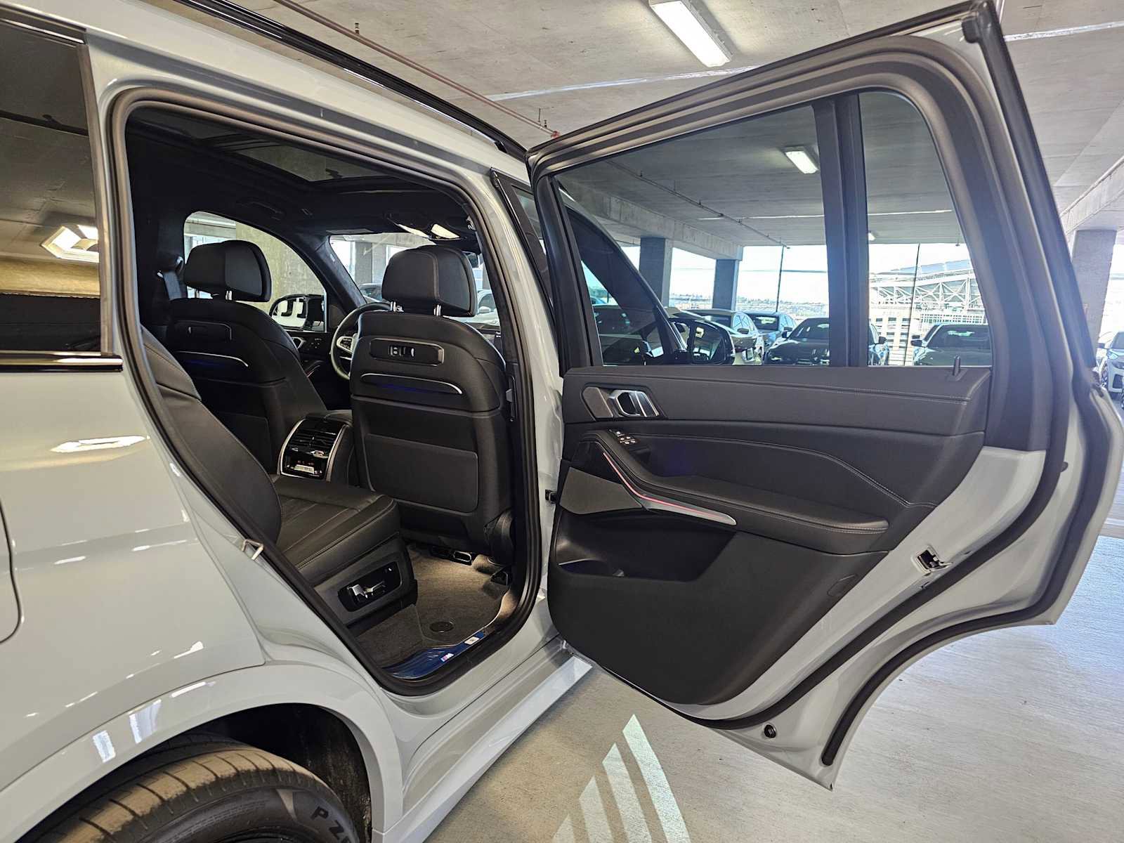 New 2026 BMW X7 M60i image 39