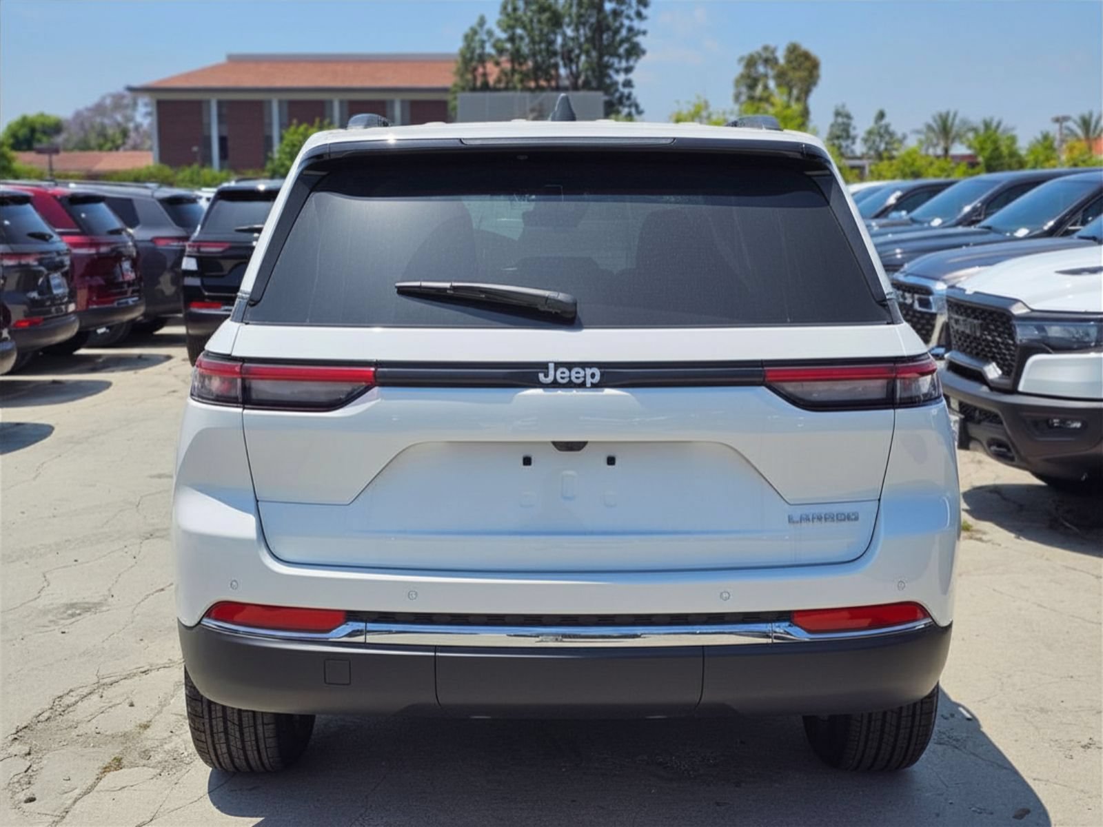 New 2026 Jeep Grand Cherokee Laredo RWD image 6