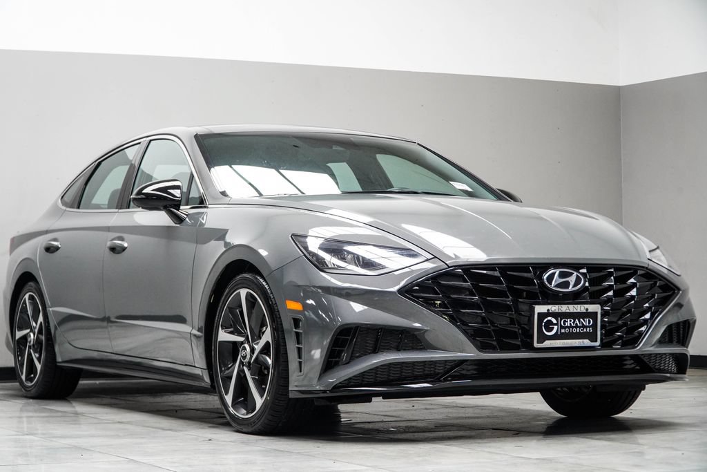 Used 2023 Hyundai Sonata SEL Plus w/ Preferred Accessory Package FWD image 4