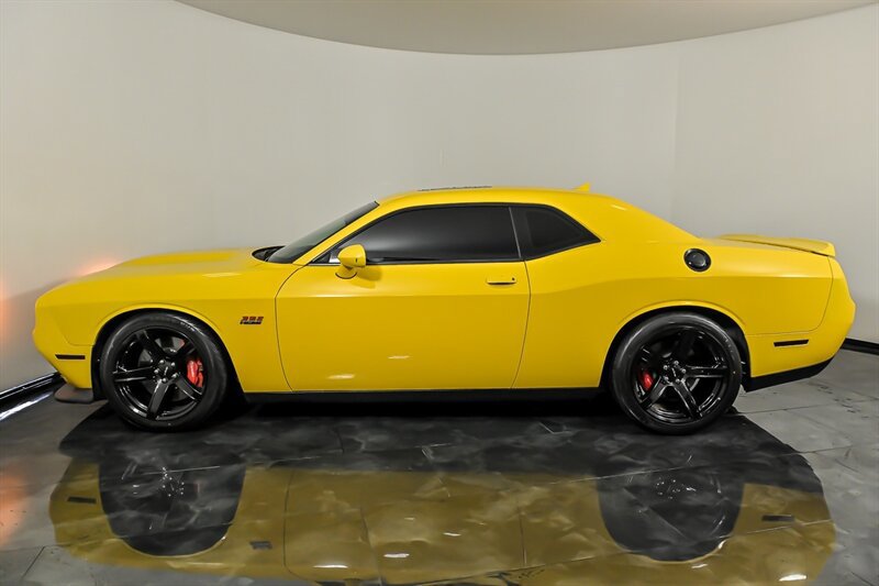 Used 2017 Dodge Challenger SRT RWD image 6