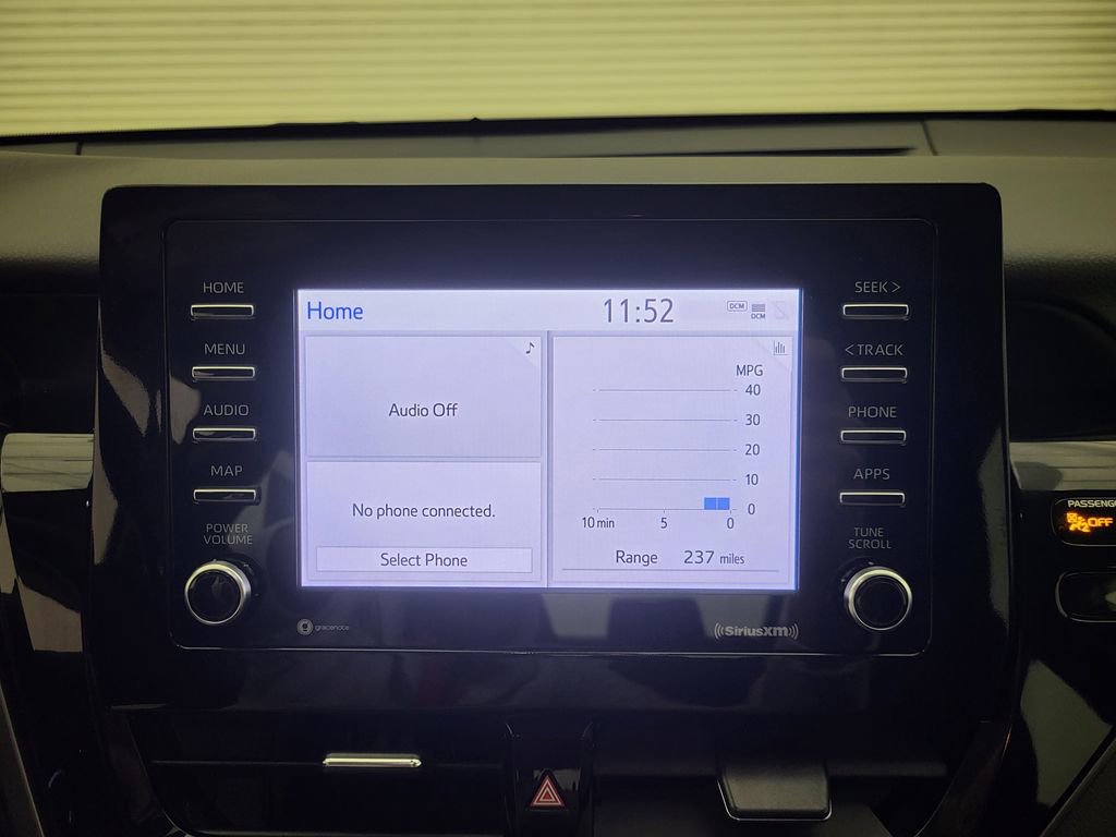 Used 2022 Toyota Camry LE image 9