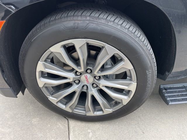 Used 2021 GMC Yukon Denali w/ Denali Ultimate Package image 8