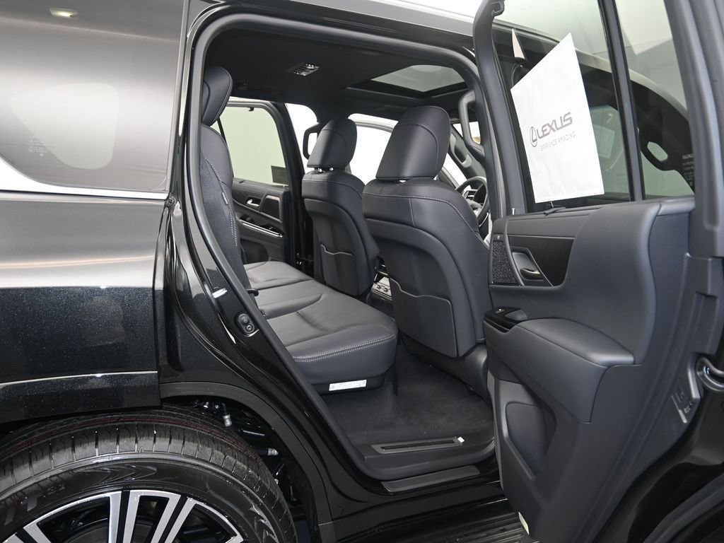 New 2026 Lexus LX 700h Luxury image 13