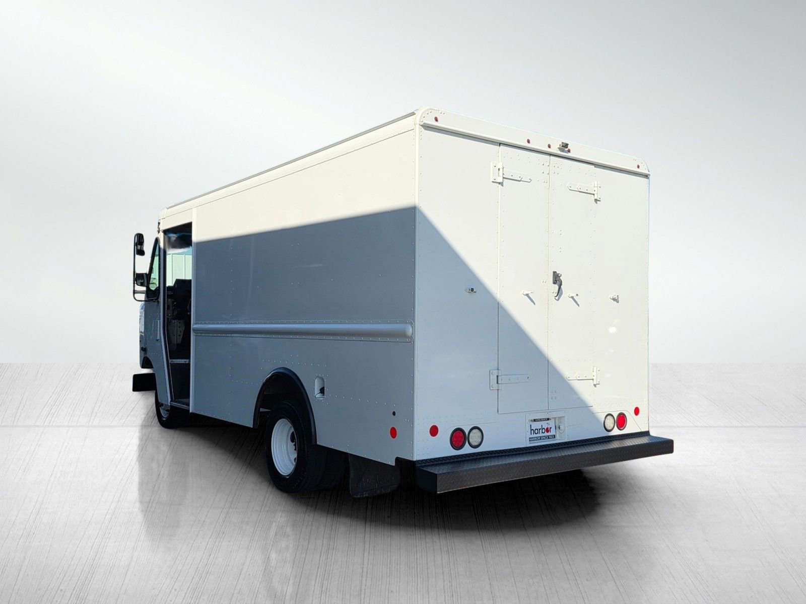 Used 2017 Ford E-350 and Econoline 350 Super Duty w/ A/C Prep Package RWD image 6