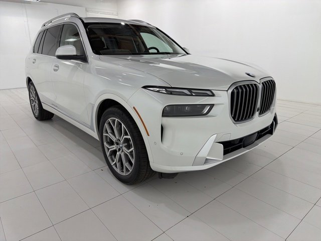 Certified 2024 BMW X7 xDrive40i w/ Premium Package image 8
