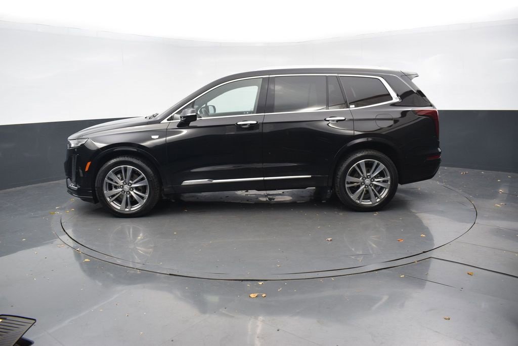 Used 2022 Cadillac XT6 Premium Luxury w/ Technology Package image 2
