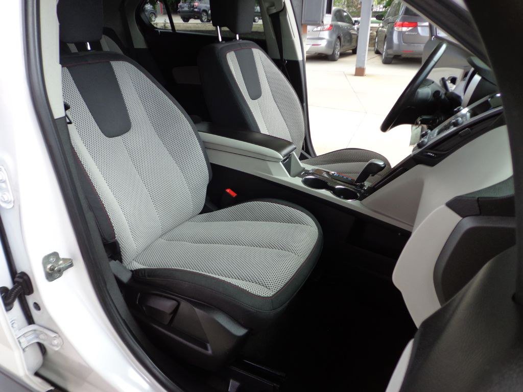 Used 2010 Chevrolet Equinox LT w/ Vehicle Interface Package FWD image 18