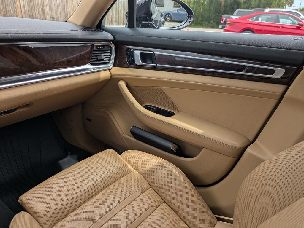 Used 2018 Porsche Panamera 4S AWD/4WD image 17