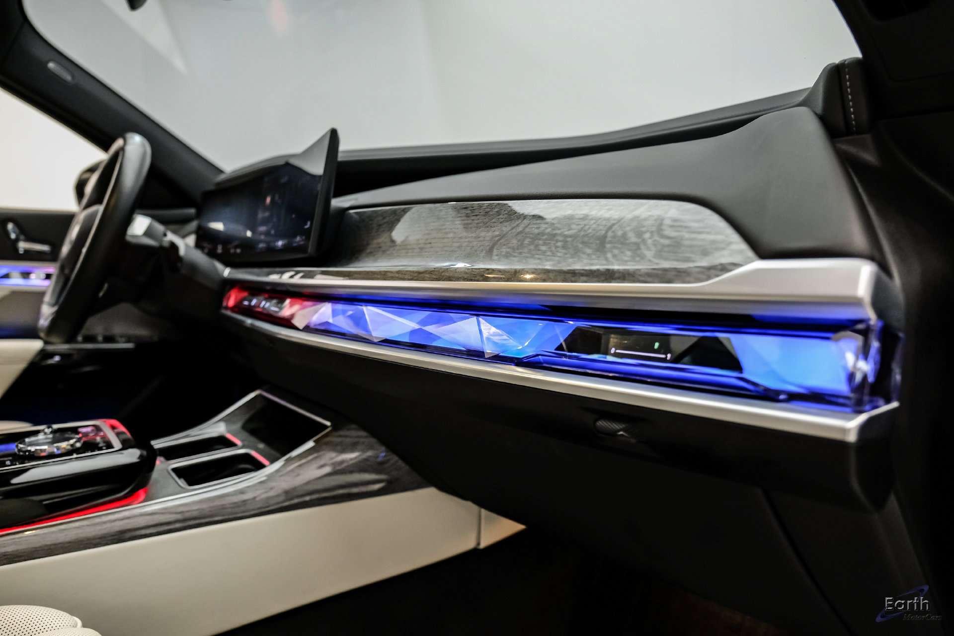 Used 2025 BMW i7 xDrive60 AWD/4WD image 47