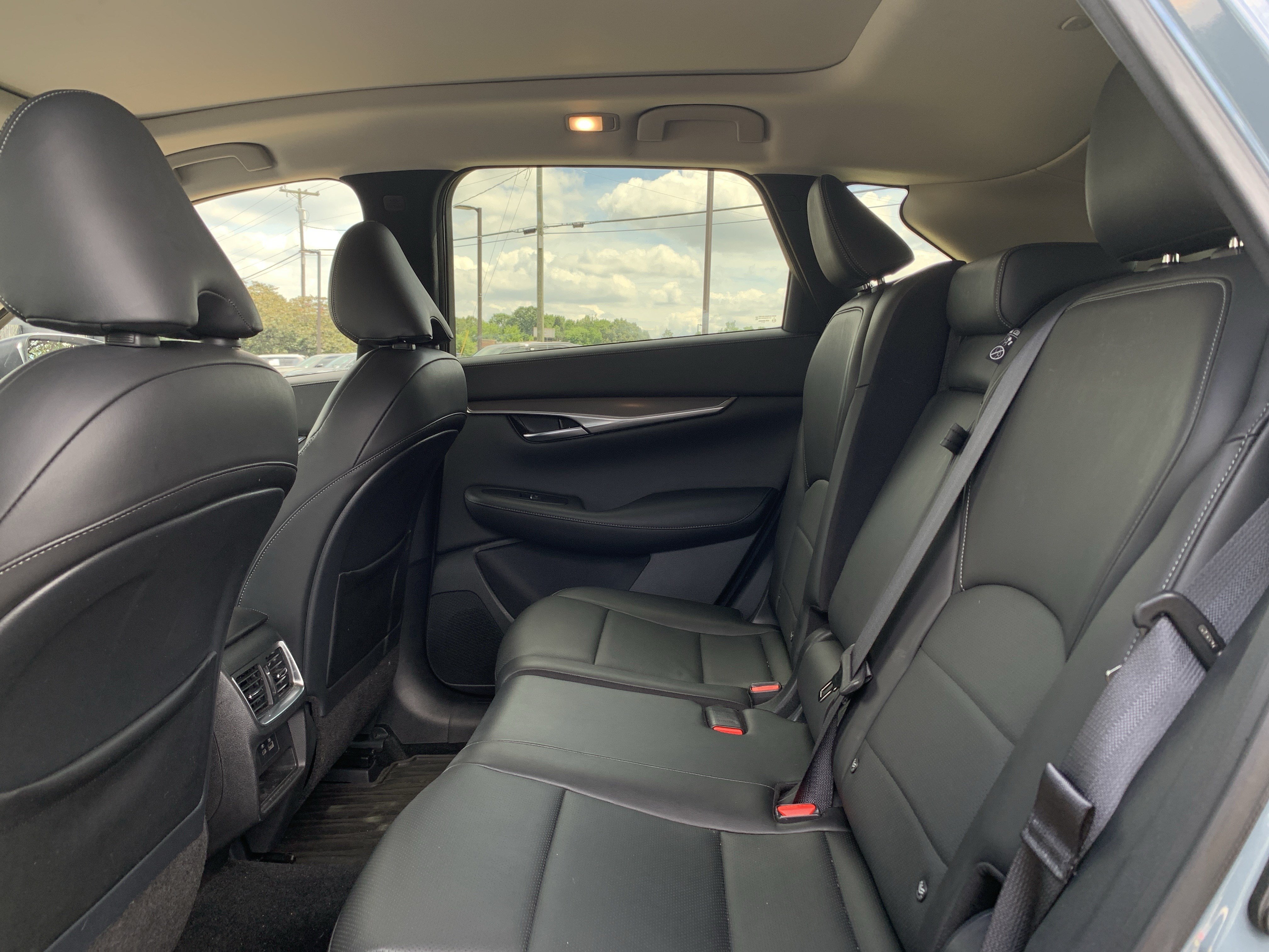 Used 2023 INFINITI QX50 Luxe FWD image 32