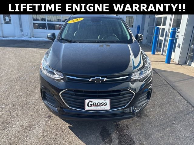 Used 2022 Chevrolet Trax LT w/ Midnight Edition AWD/4WD image 3