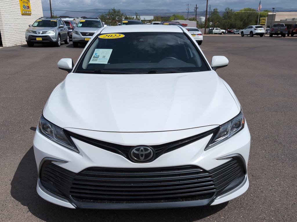 Used 2022 Toyota Camry LE image 2