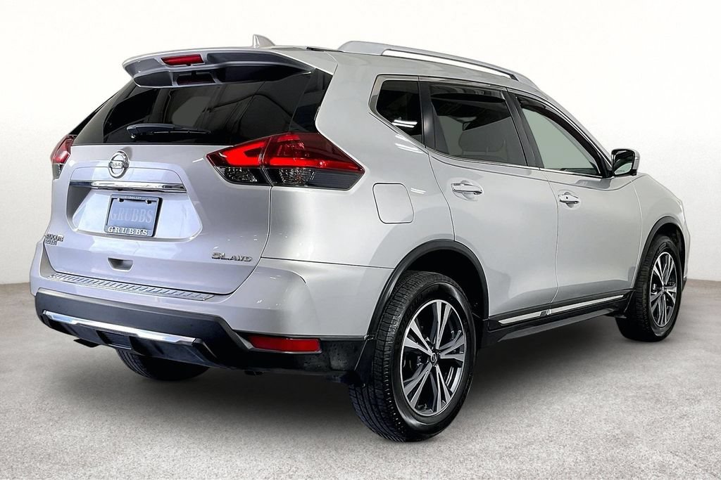 Used 2018 Nissan Rogue SL w/ Premium Package AWD/4WD image 2